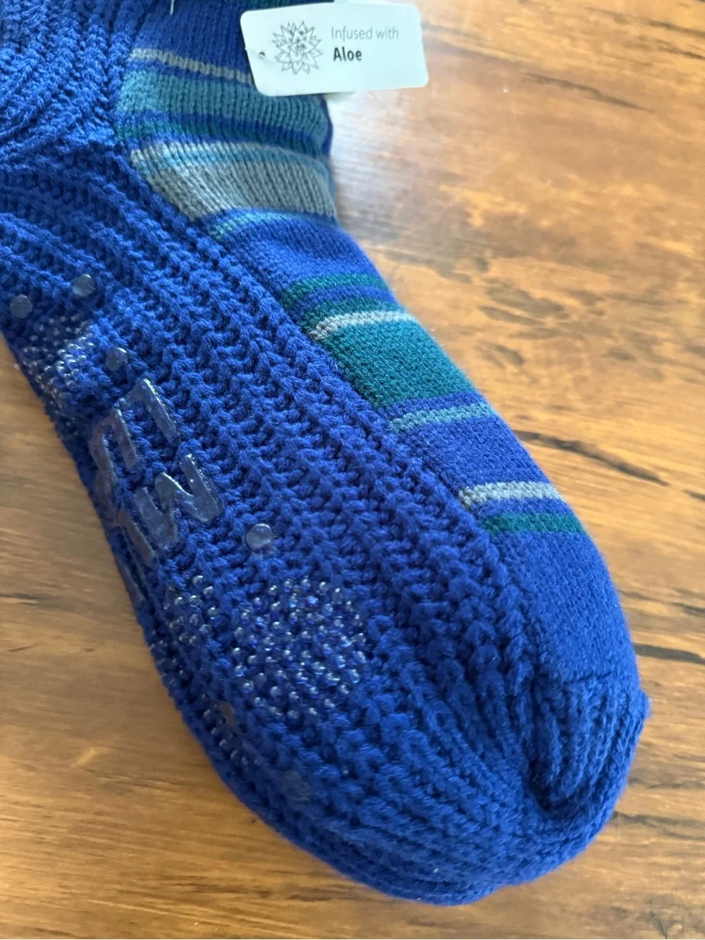 MUK LUK Cozy Blue Fleece-Lined Slipper Socks - Aloe-Infused Comfort NEW